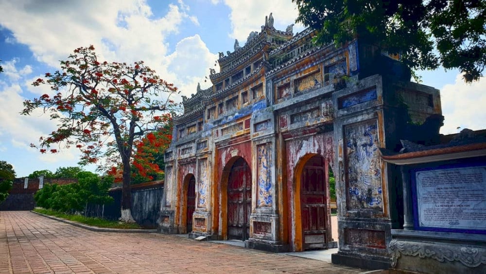 The gate still retains its ancient architectural style 